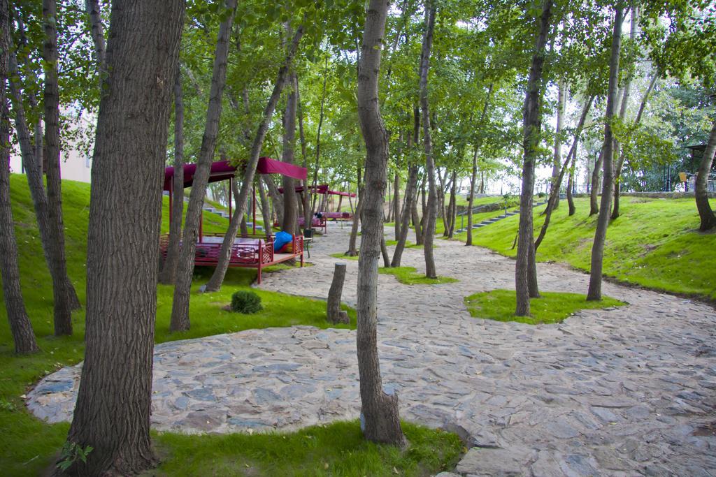 Hôtel Green Land à Aktobé Extérieur photo